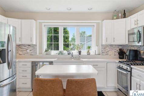 653 Grayhawk Drive Mankato MN 56001