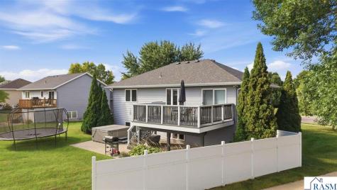653 Grayhawk Drive Mankato MN 56001