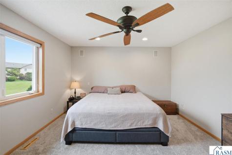 653 Grayhawk Drive Mankato MN 56001