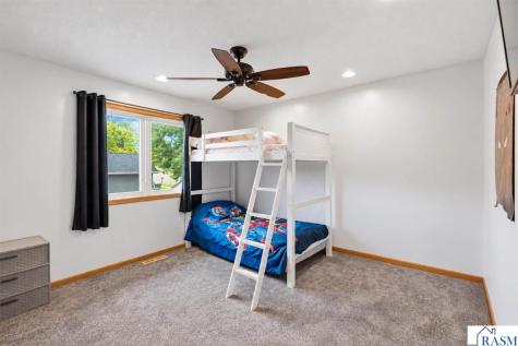 653 Grayhawk Drive Mankato MN 56001