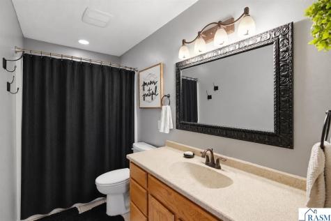 653 Grayhawk Drive Mankato MN 56001