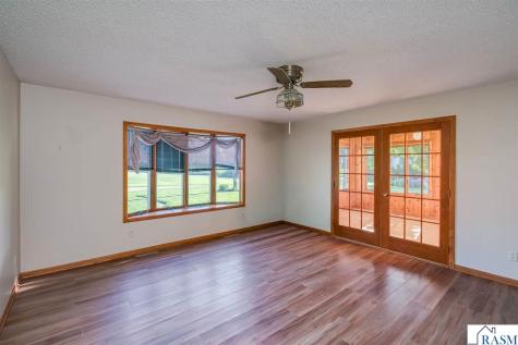 48751 190th Street Lake Crystal MN 56055