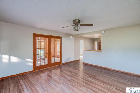 48751 190th Street Lake Crystal MN 56055