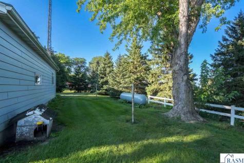 48751 190th Street Lake Crystal MN 56055
