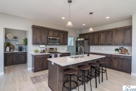 1966 Lexington Lane North Mankato MN 56003