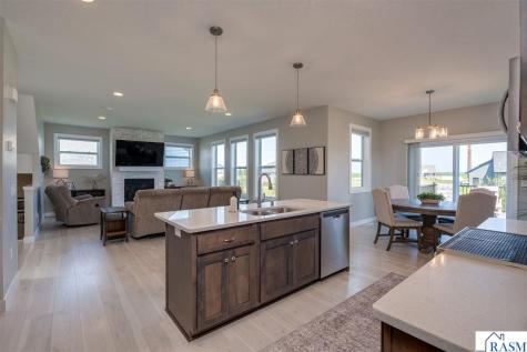 1966 Lexington Lane North Mankato MN 56003