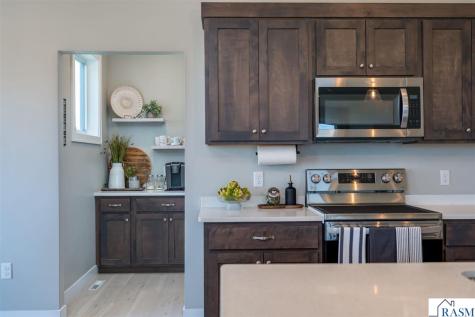 1966 Lexington Lane North Mankato MN 56003