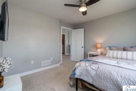 1966 Lexington Lane North Mankato MN 56003
