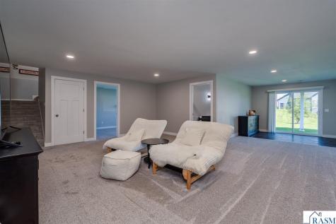 1966 Lexington Lane North Mankato MN 56003