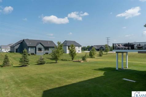 1966 Lexington Lane North Mankato MN 56003