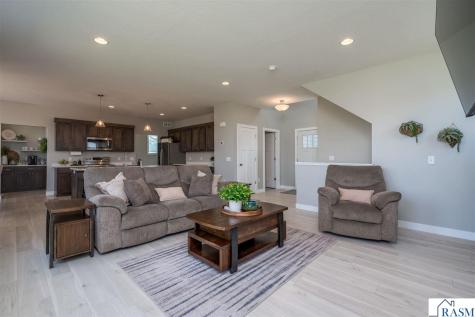 1966 Lexington Lane North Mankato MN 56003