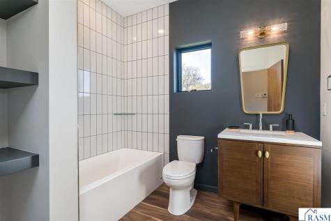 11 South Pointe Court North Mankato MN 56003