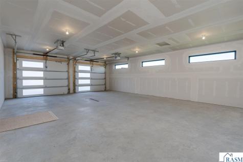 11 South Pointe Court North Mankato MN 56003