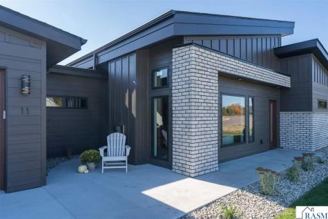 11 South Pointe Court North Mankato MN 56003