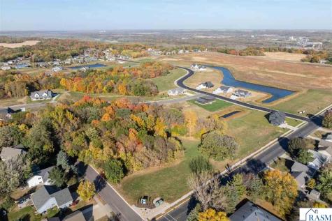 11 South Pointe Court North Mankato MN 56003