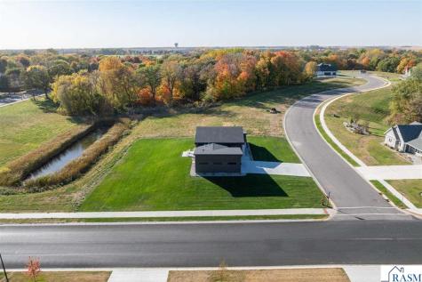 11 South Pointe Court North Mankato MN 56003