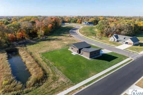11 South Pointe Court North Mankato MN 56003