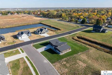 11 South Pointe Court North Mankato MN 56003