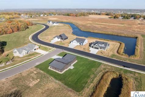 11 South Pointe Court North Mankato MN 56003