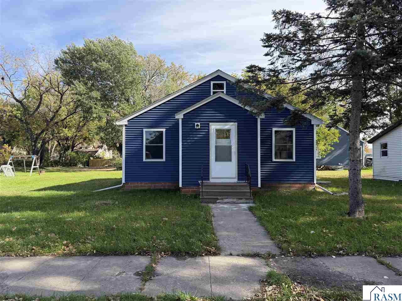 925 7th Street South St. James MN 56081
