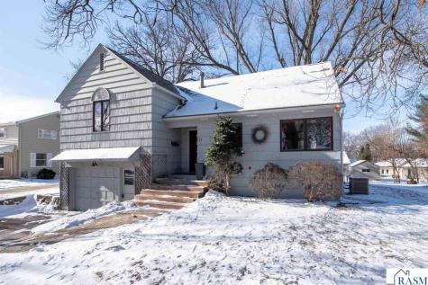 107 Ridge Court Mankato MN 56001