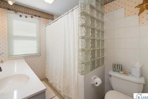 107 Ridge Court Mankato MN 56001