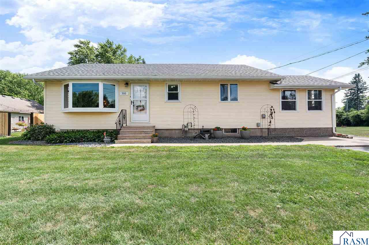 305 Le Sueur Avenue Eagle Lake MN 56024