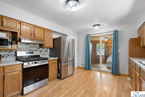 305 Le Sueur Avenue Eagle Lake MN 56024