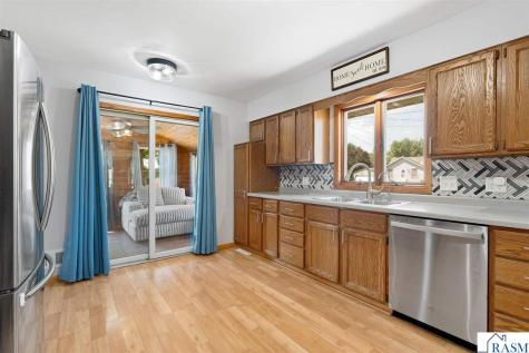 305 Le Sueur Avenue Eagle Lake MN 56024