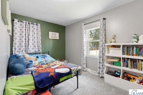 305 Le Sueur Avenue Eagle Lake MN 56024