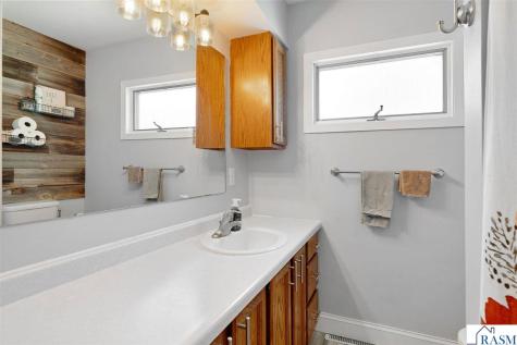 305 Le Sueur Avenue Eagle Lake MN 56024