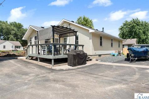 305 Le Sueur Avenue Eagle Lake MN 56024