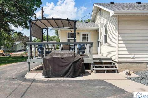 305 Le Sueur Avenue Eagle Lake MN 56024
