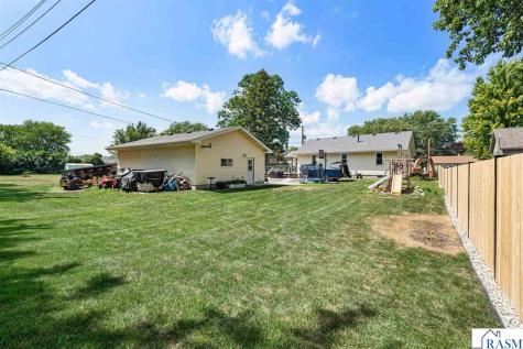 305 Le Sueur Avenue Eagle Lake MN 56024