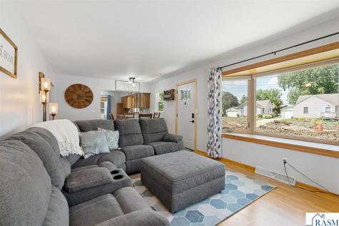 305 Le Sueur Avenue Eagle Lake MN 56024