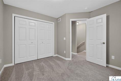 109 Peridot Court Mankato MN 56001