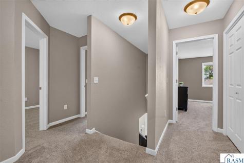 109 Peridot Court Mankato MN 56001