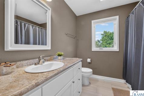 109 Peridot Court Mankato MN 56001