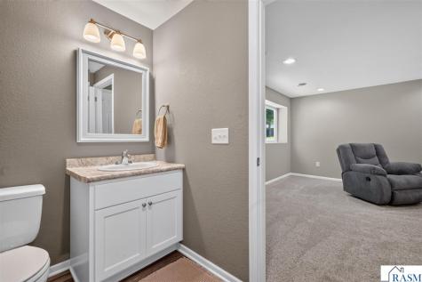109 Peridot Court Mankato MN 56001