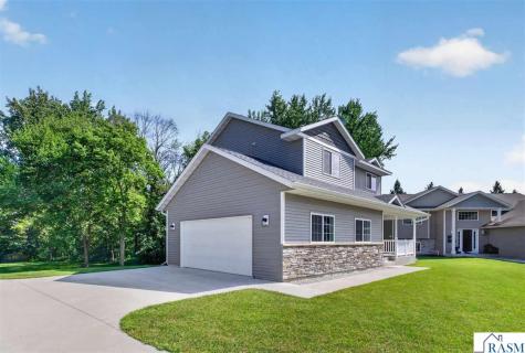 109 Peridot Court Mankato MN 56001