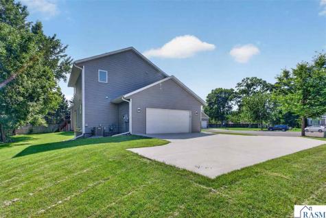 109 Peridot Court Mankato MN 56001