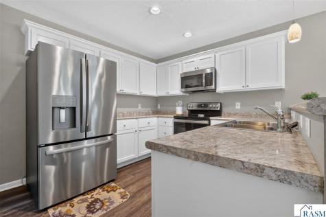 109 Peridot Court Mankato MN 56001