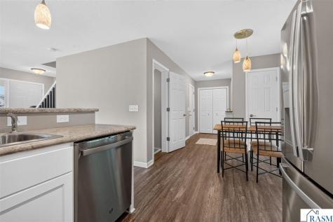 109 Peridot Court Mankato MN 56001