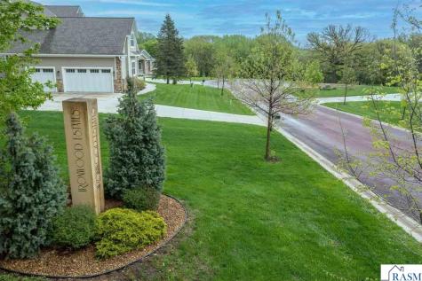 1008 Applewood Court Mankato MN 56001