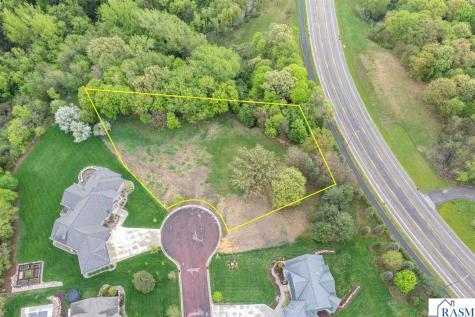 1008 Applewood Court Mankato MN 56001