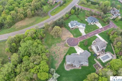 1008 Applewood Court Mankato MN 56001