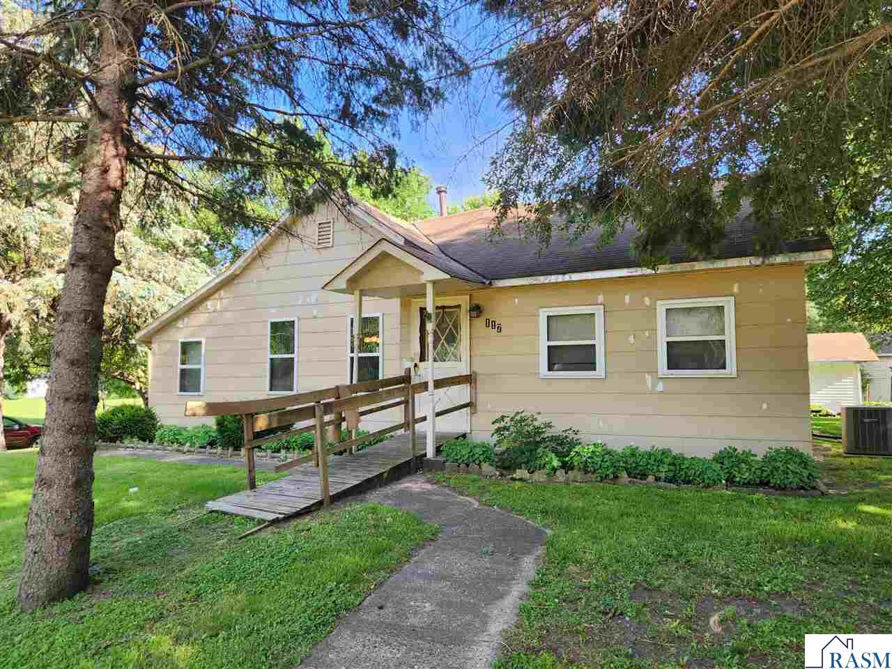 117 E Pleasant Street Garden City MN 56034