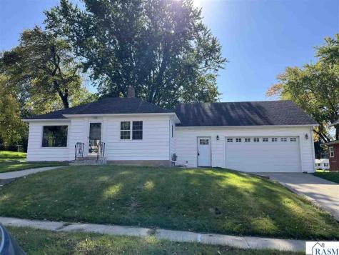 1006 4th Avenue South St. James MN 56081