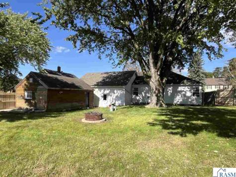 1006 4th Avenue South St. James MN 56081