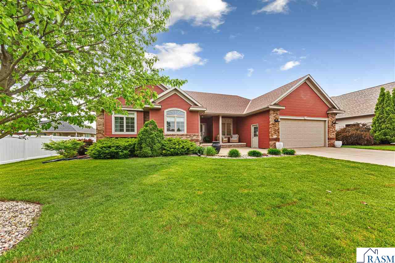 112 Jacob Drive Mankato MN 56001
